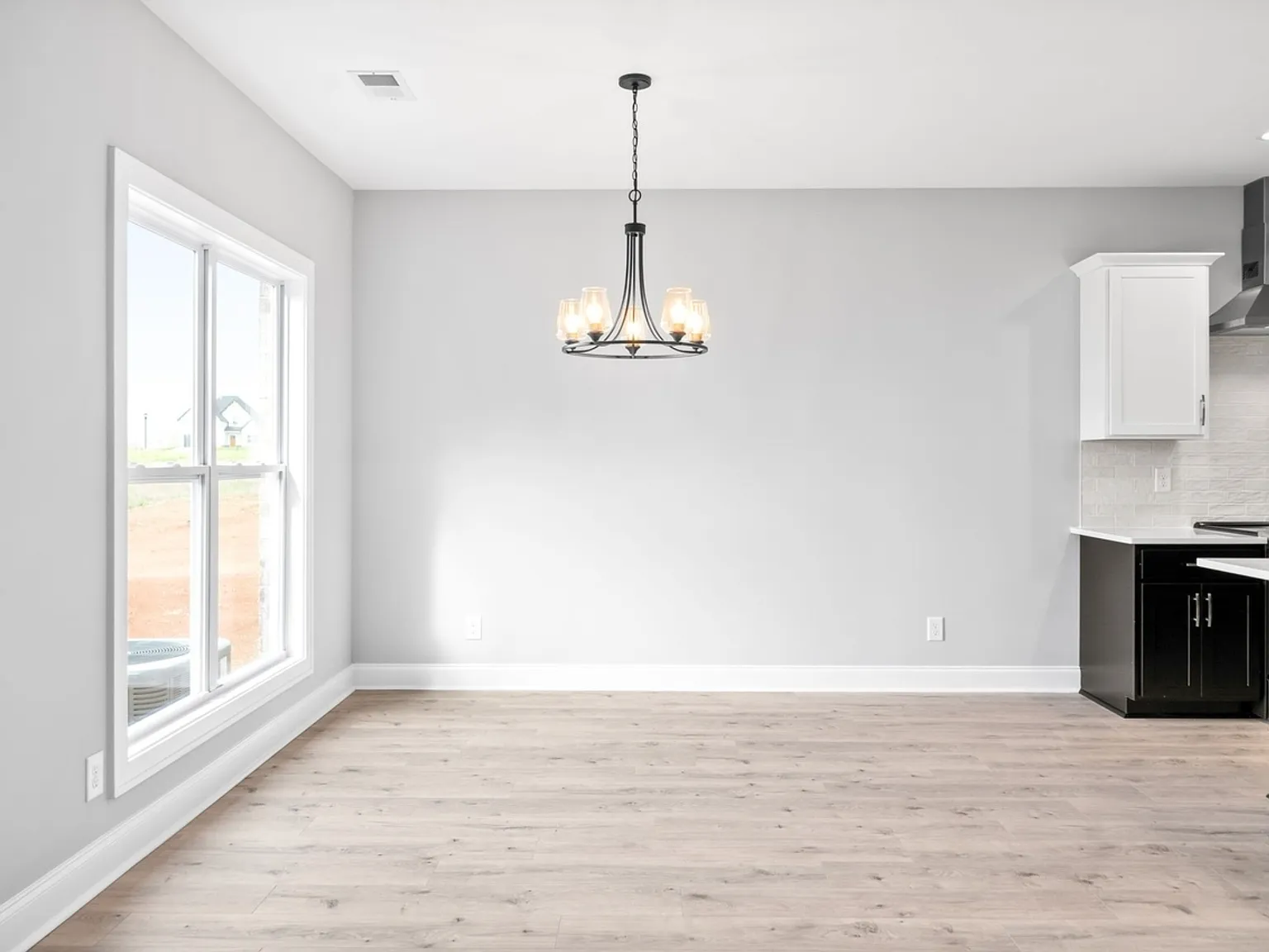 4 bed, 2088 sqft, $2,850 — Photo 3