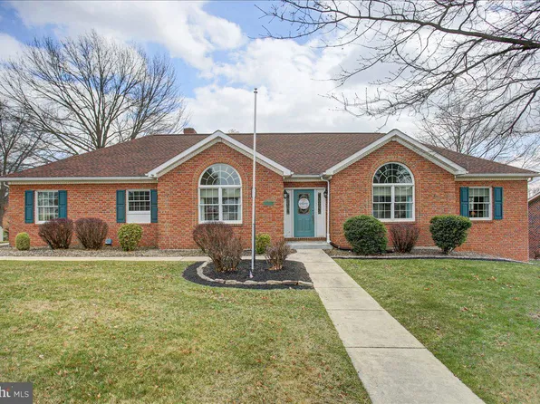 84 Monroe Dr, Chambersburg, PA 17201