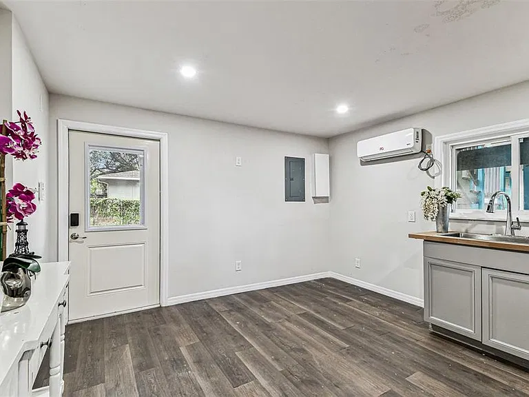 1006 E 26th Ave #1 — Photo 33