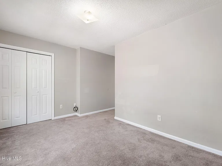 977 W Pueblo Dr — Photo 14