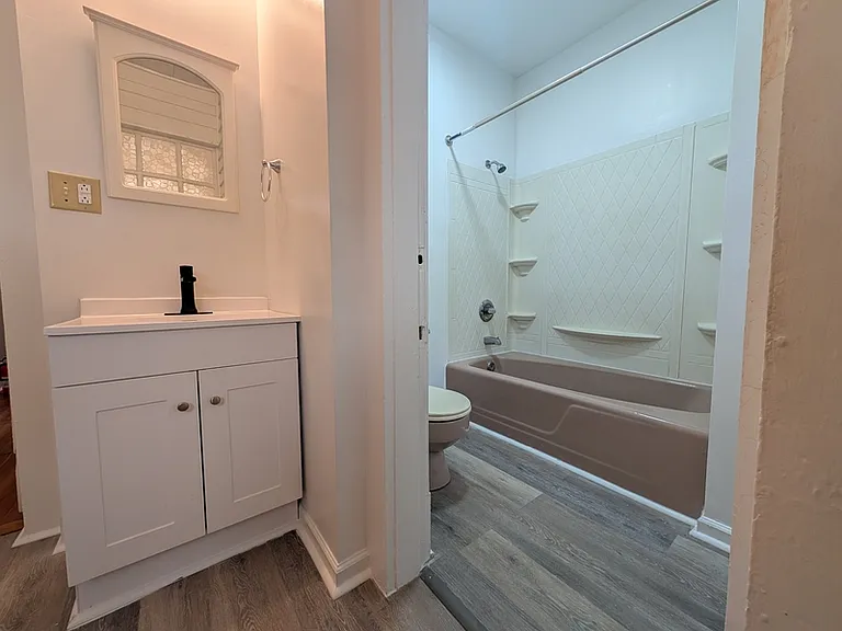 101 Thomas Rd #A — Photo 14