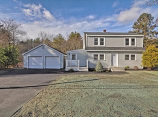 49 Grove St, Upton, MA 01568