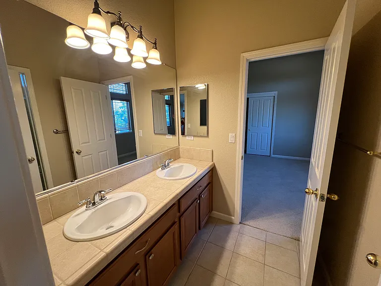 1581 Bella Cir — Photo 25