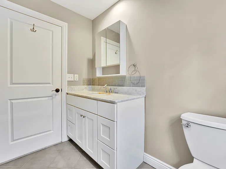 210 Hackensack St #C — Photo 12