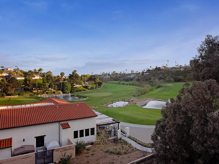 Everleigh San Clemente- 55+ Active Adult Apartment Homes — Photo 35