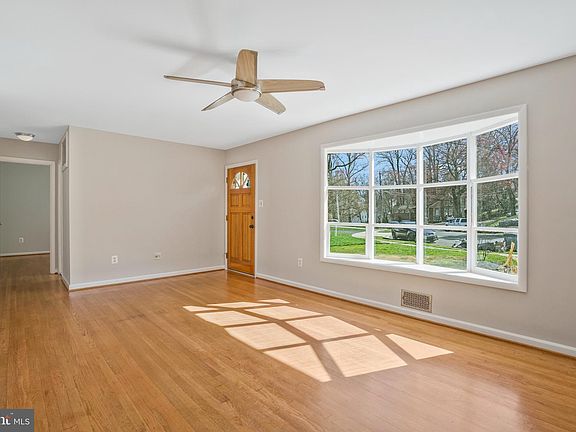 3rd image of 1929 Fisher Ct