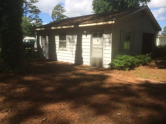 Garage with bath & bedroom