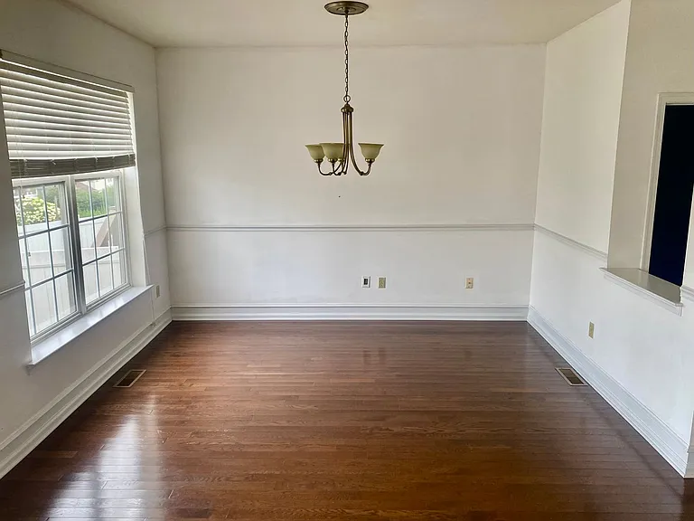 5494 Spring Ridge Dr — Photo 3