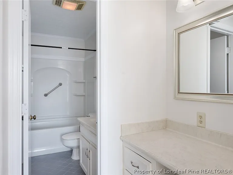 1228 Woodland Dr — Photo 11