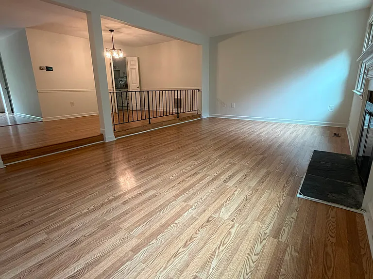 5814 Tudor Ln — Photo 12