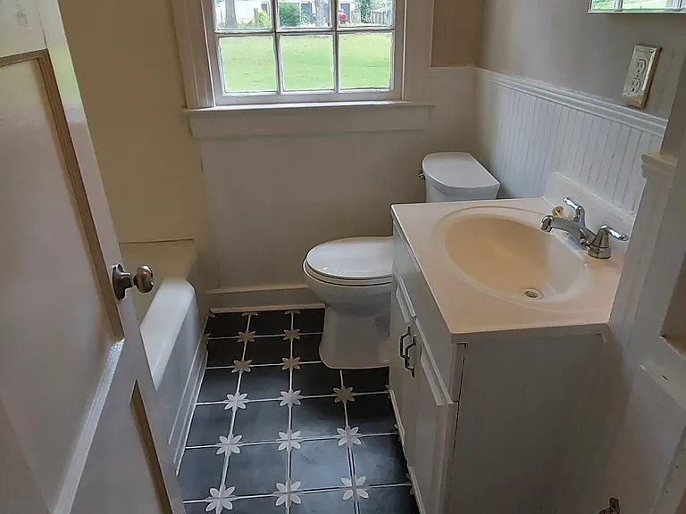 4552 Kings Hwy — Photo 4