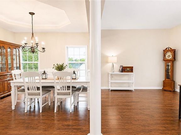 5th image of 804 Sienna Woods Ln