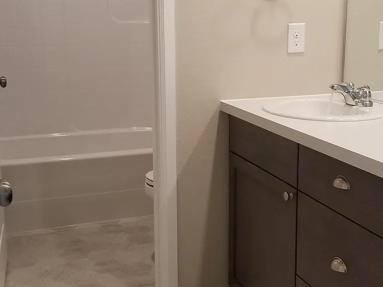 Full Bathroom.