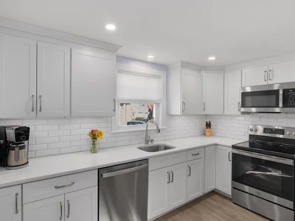 45 Arlington Rd, Dedham, MA 02026