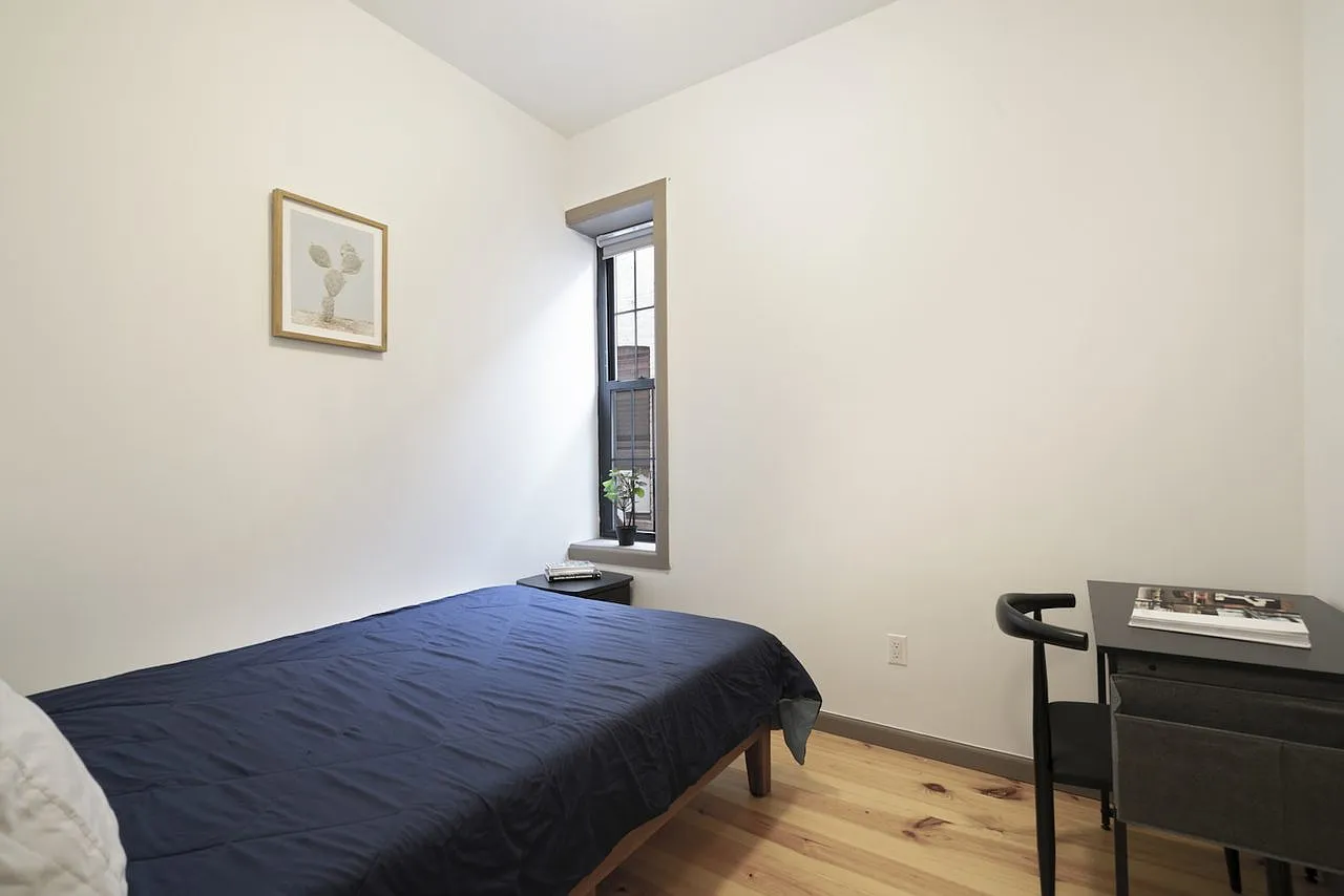 Stunning Private ROOM in Harlem — Photo 2