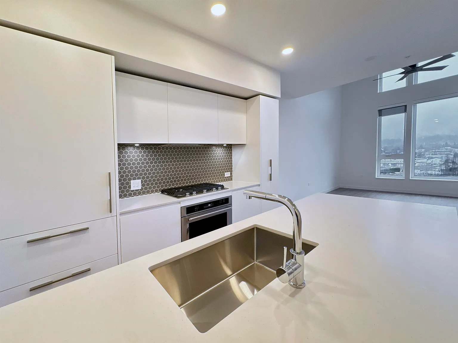 1 bed, 710 sqft, $2,850 — Photo 3