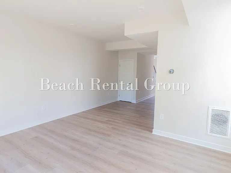 303 Golan Cir #F — Photo 6
