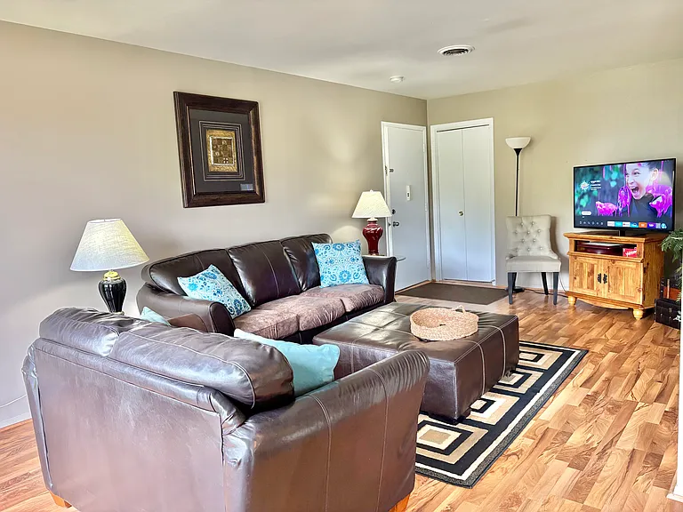 100 E Prospect Ave #6 — Photo 3