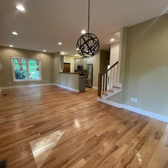 745 Poplar Ln — Photo 3
