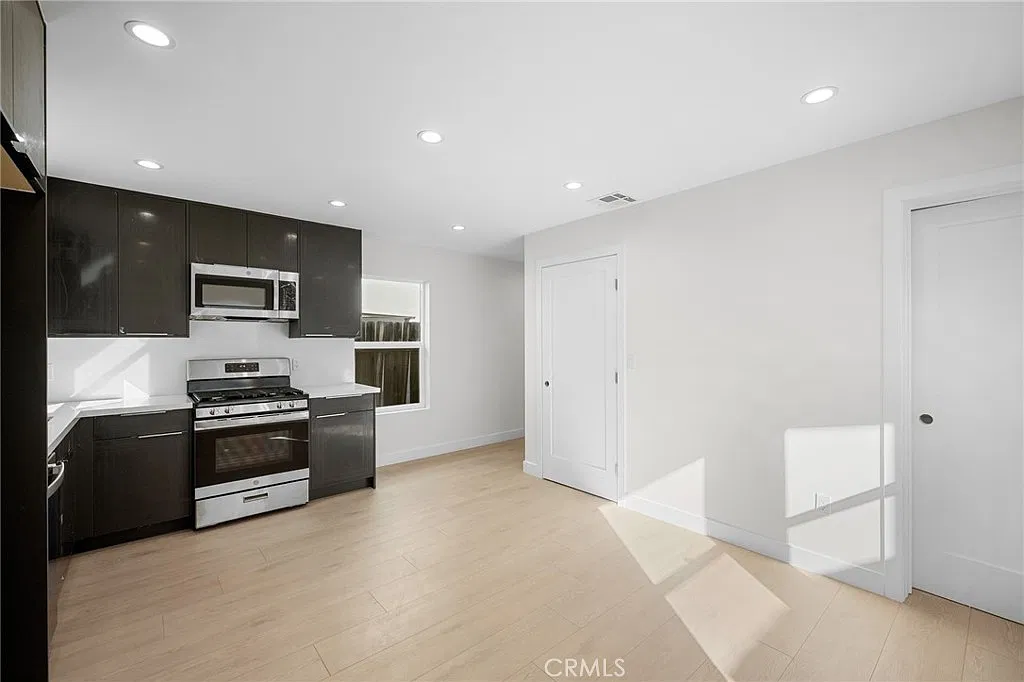 1233 Orange Grove Ave — Photo 2