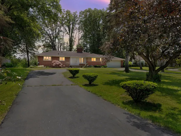 29981 Northbrook St, Farmington Hills, MI 48334