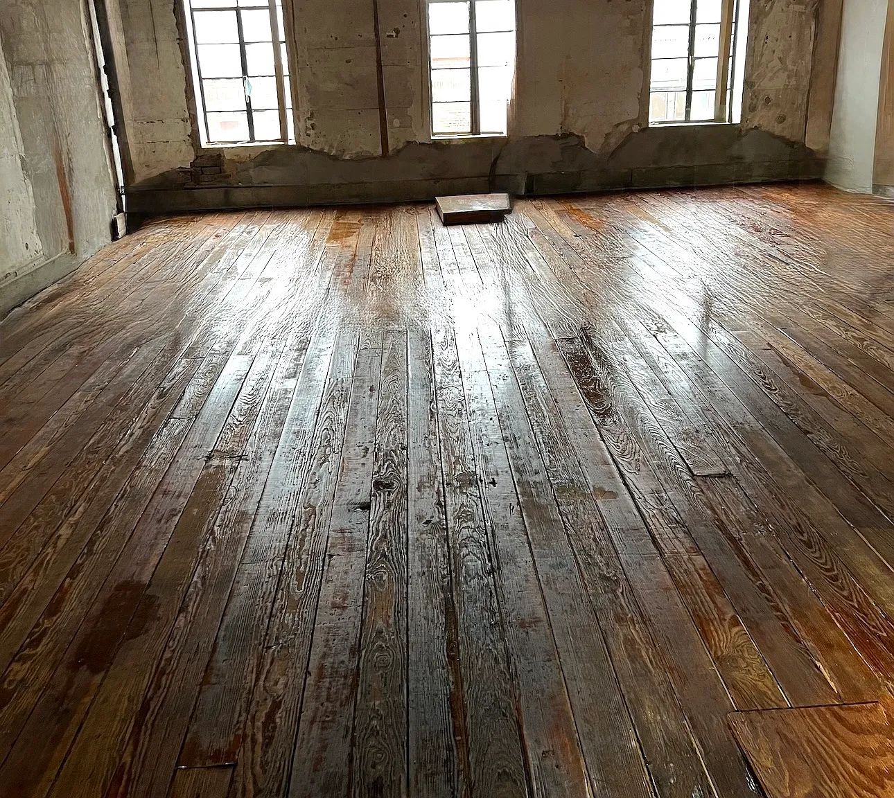 Studio, 2000 sqft, $1,500 — Photo 3