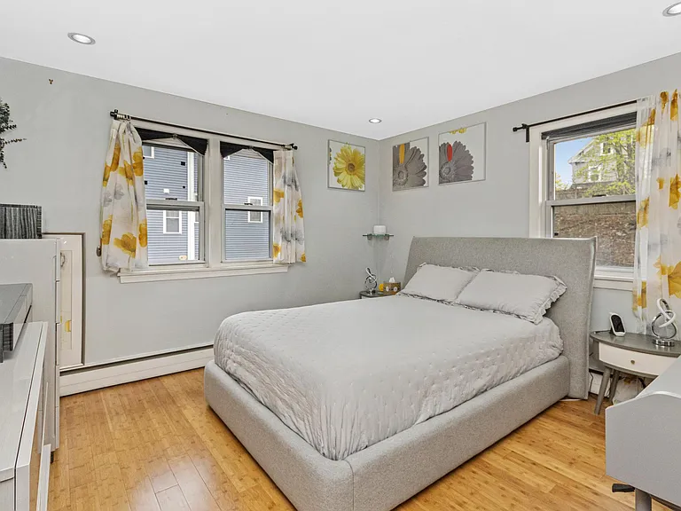 20 Miller St #11 — Photo 7