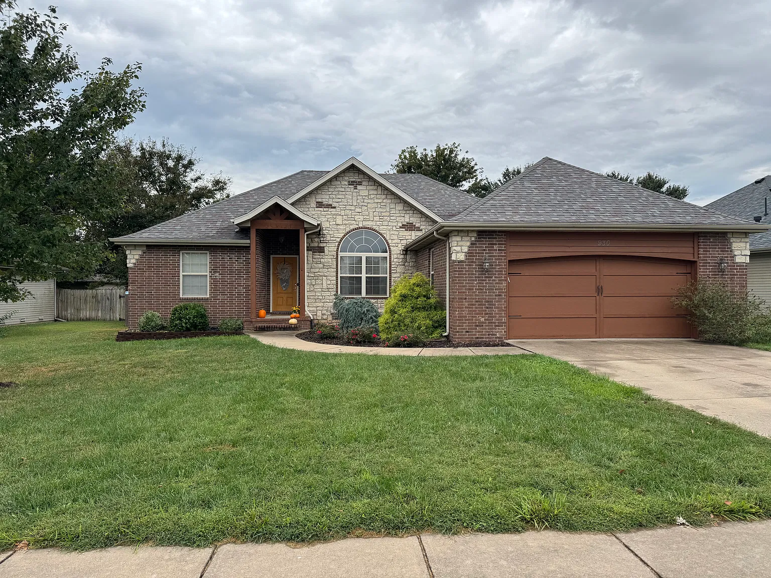 3 bed, 1573 sqft, $1,950 — Photo 1