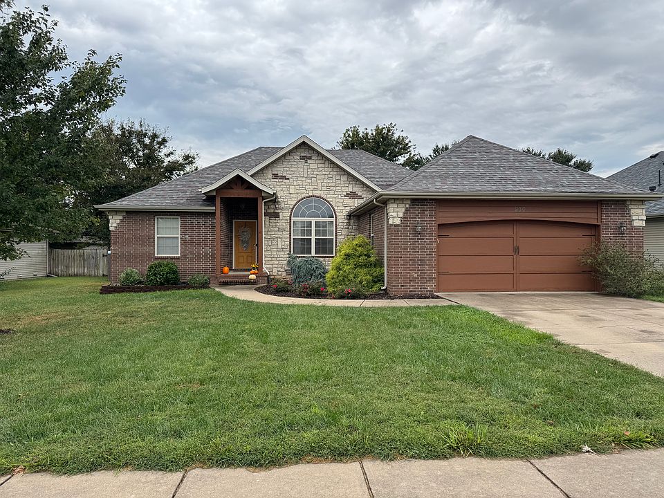 1st image of 930 E Weldon Dr