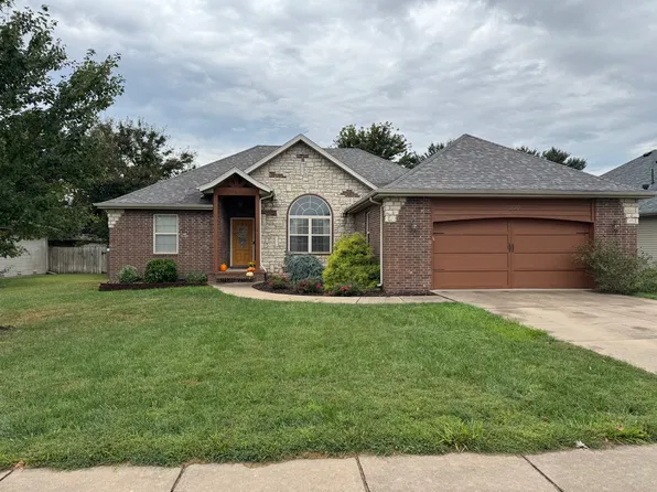 930 E Weldon Dr, Nixa, MO 65714