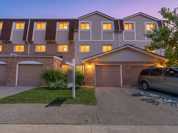 11 Harrisford St #43, Hamilton, ON L8K 6L7