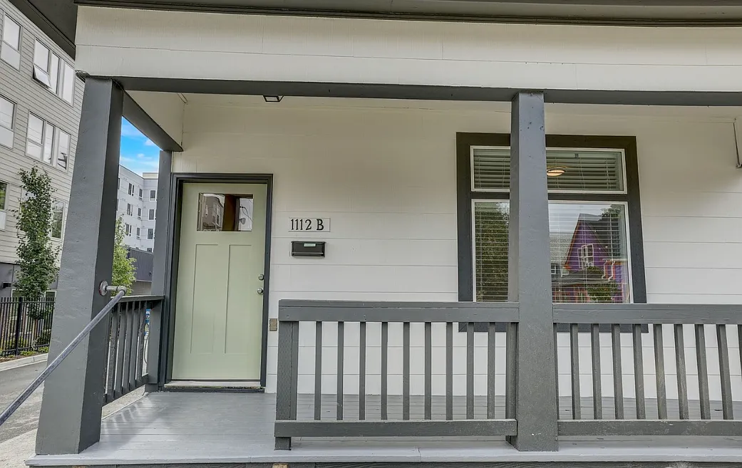 2 bed, 750 sqft, $1,874 — Photo 3