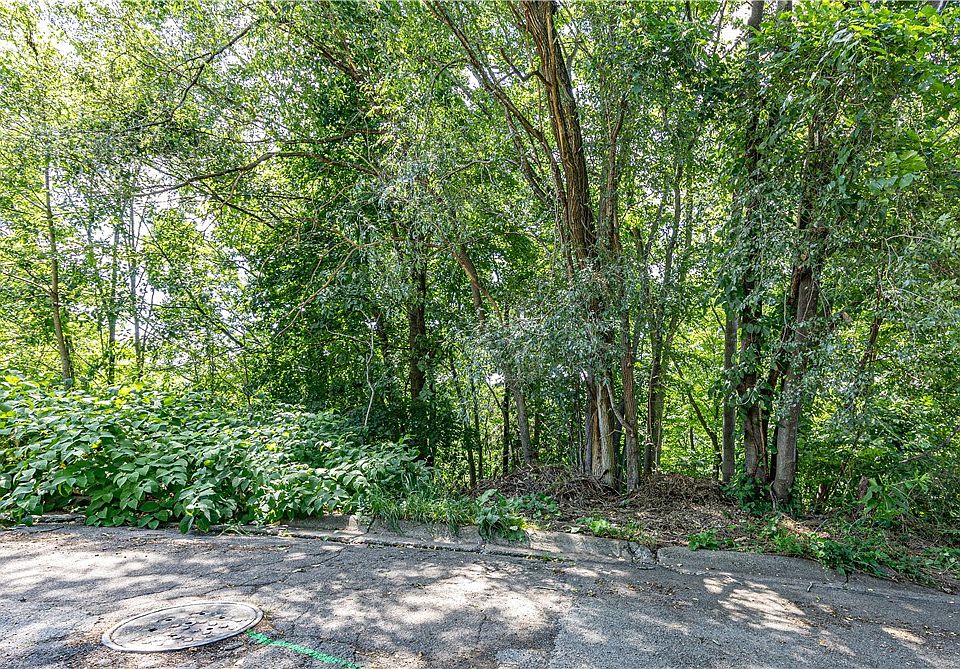 2nd image of Lots 12 14 Ross Ave