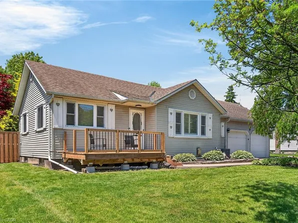 10 Elm St, Norfolk County, ON N3Y 3B3