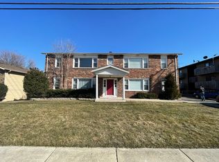 1275 N McLean Blvd APT 4, Elgin, IL 60123