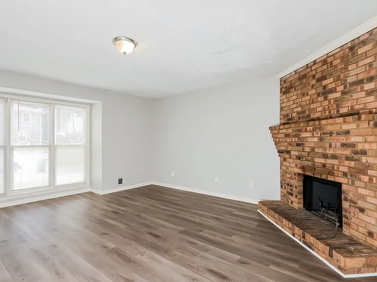 5353 Ridgemere Ct — Photo 5