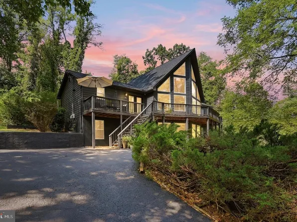 92 High Knob Rd, Front Royal, VA 22630