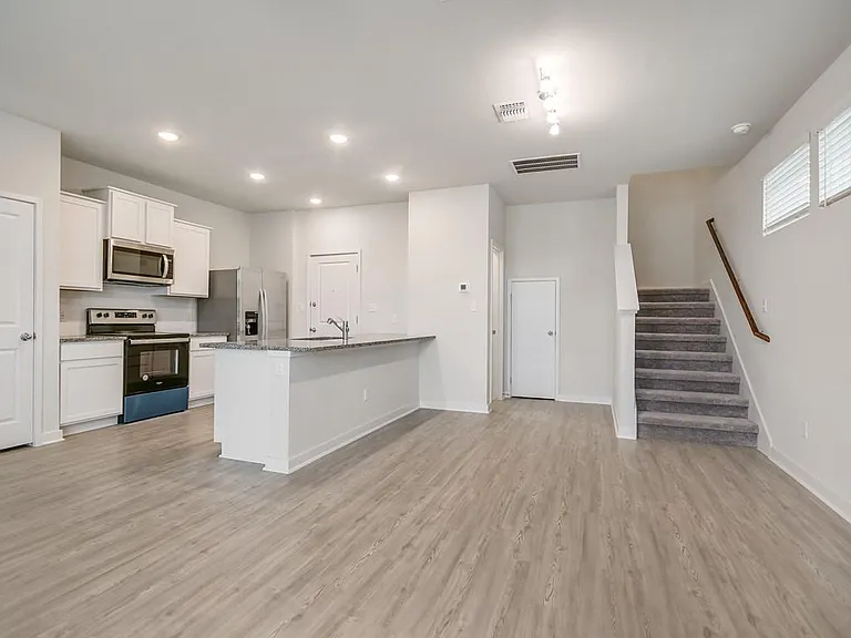 605 W South St #191 — Photo 10