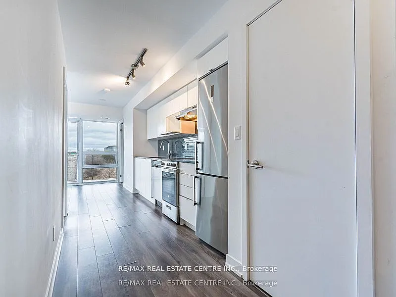 2 bed, $2,400 — Photo 4