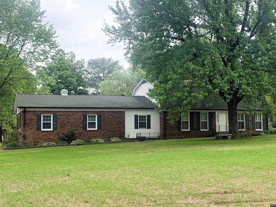 1st image of 1449 Forest Dr