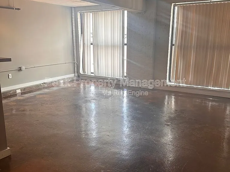 1510 W Broad St — Photo 56