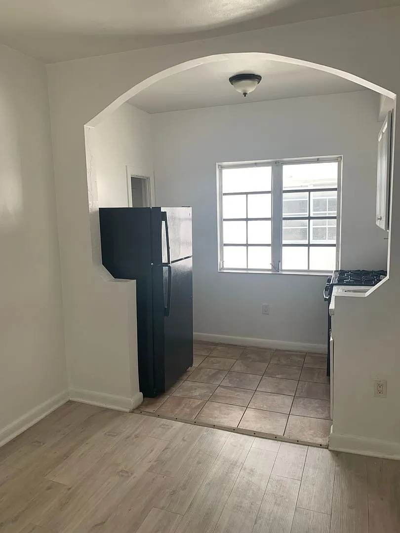 1350 Euclid Ave — Photo 4