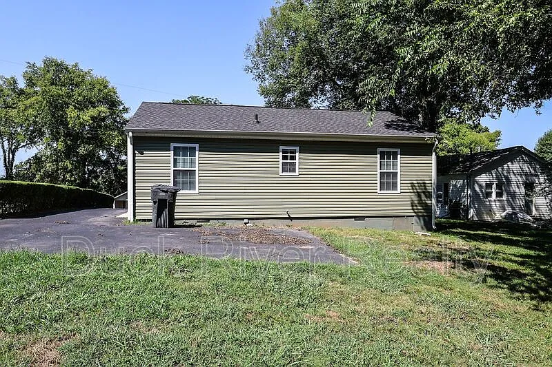 2 bed, 1.0 bath, 782 sqft, $1,650 — Photo 3