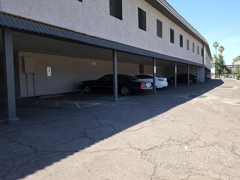Modern Quarters Apartments — Photo 20