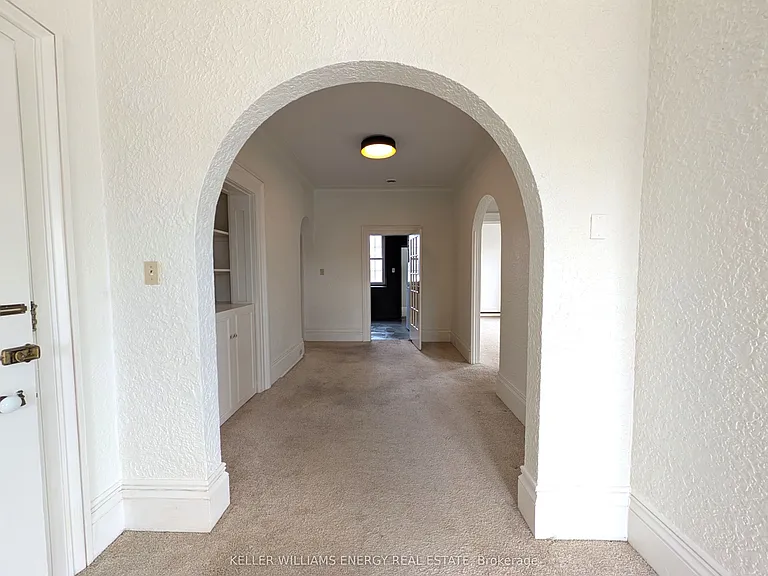 35 King St #4 — Photo 10