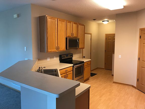 3rd image of 18106 96th Ave N