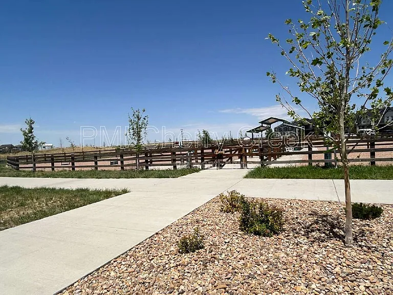 741 N Tempe St — Photo 43