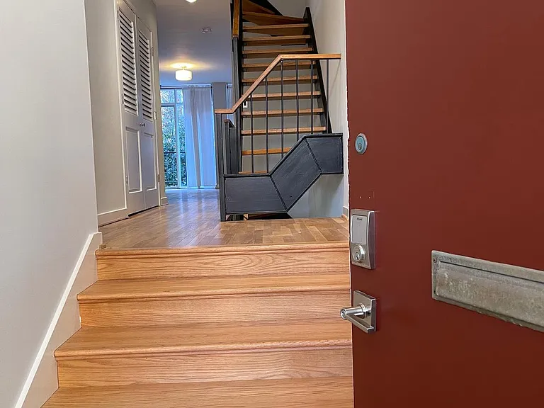 457 N St SW — Photo 4