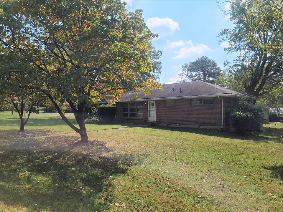 2nd image of 501 Elaine Dr