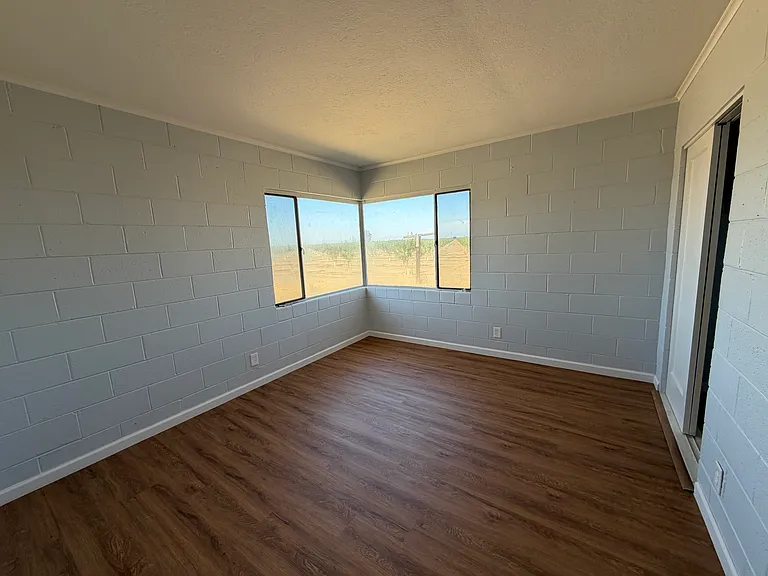 10811 Powell Rd — Photo 4